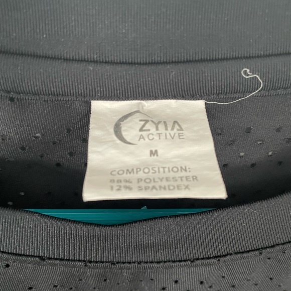 Zyia Like New Long Sleeve - Picture 3 of 5